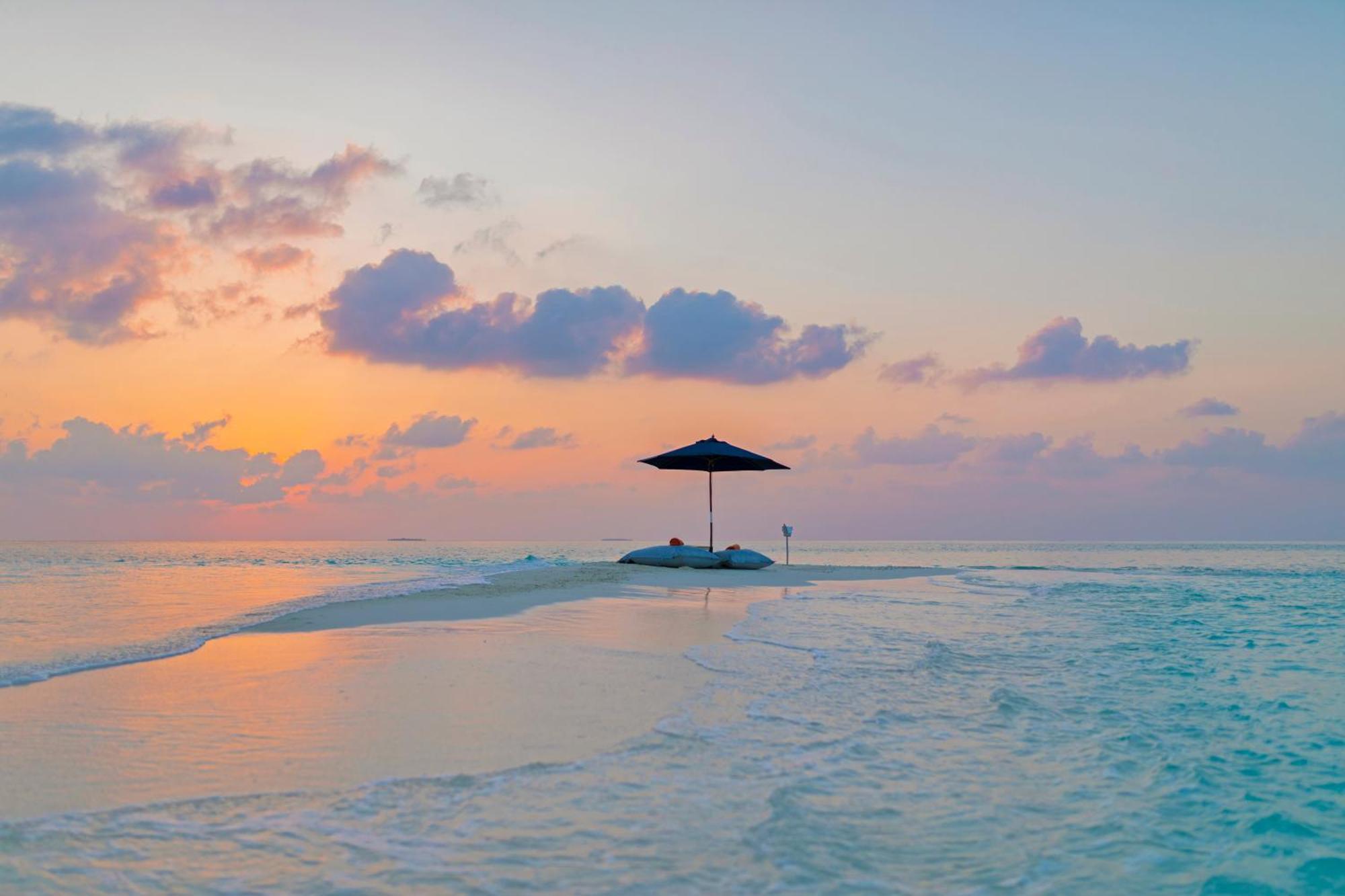 सहारा Emerald Faarufushi &